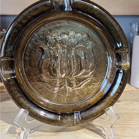 Vintage  Rose  Ashtray 1969 - Picture 4 of 9